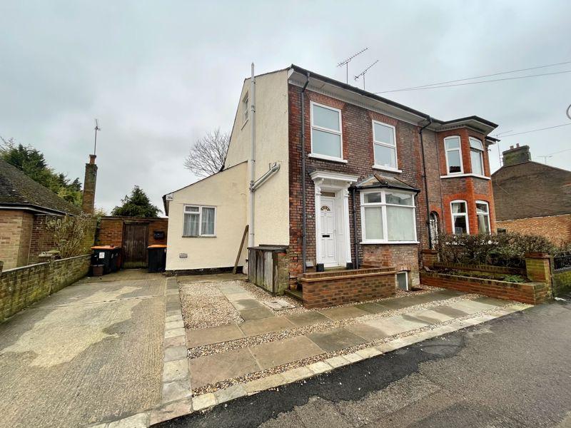 Princes Street, Dunstable 2 bed £180,000