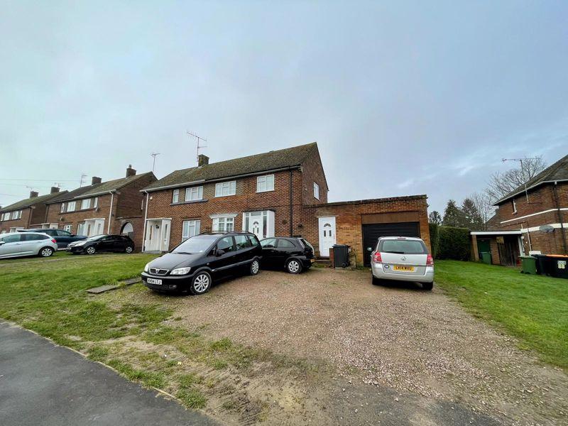Westfield Road, Dunstable 3 bed semidetached house £385,000
