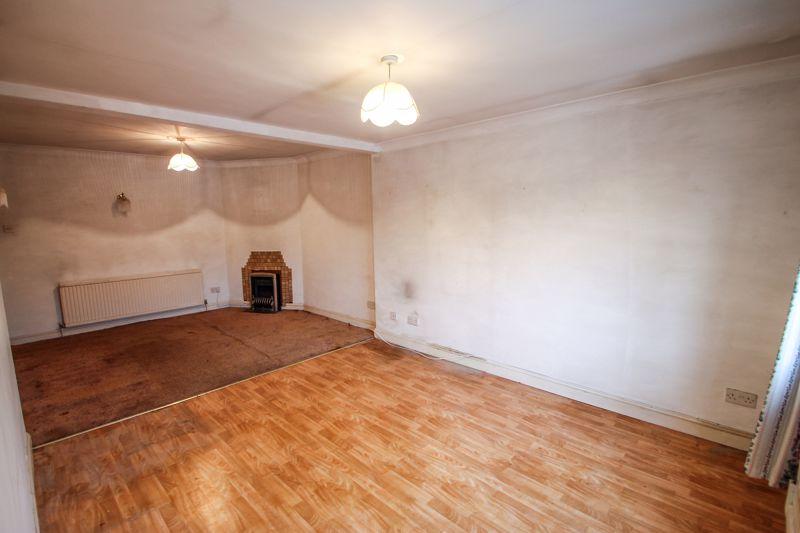 Moat Farm Road, Northolt 2 bed semidetached bungalow £400,000