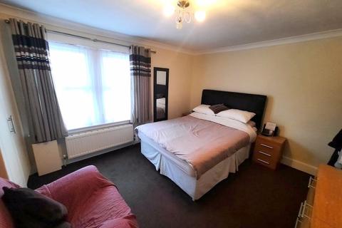 49 Tachbrook Road, Feltham, TW14 9PD