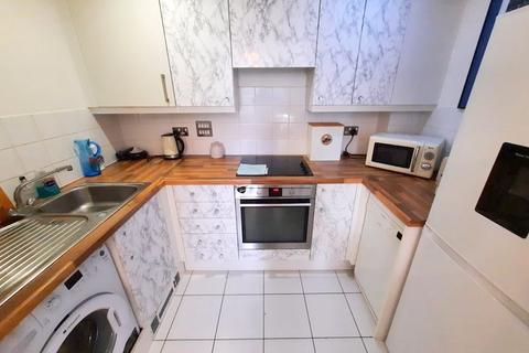 29 Wooldridge Close, Feltham, TW14 8BF