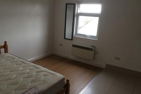 Studio to rent, Mitcham Road Tooting Broadway  SW17