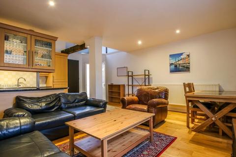 3 bedroom apartment to rent - Osborne Terrace, Jesmond - 3 bedrooms - 120pppw
