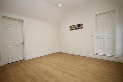 14a High Street, Carshalton, SM5 3AG