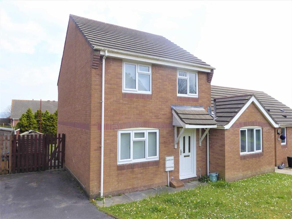 Brynhyfryd, Llangennech, Llanelli 3 bed semidetached house £135,000