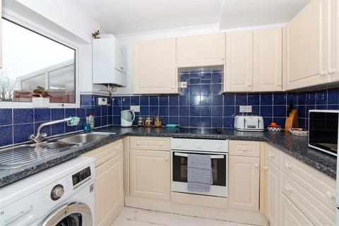 22 Coleridge Crescent, Goring By Sea, Worthing, BN12 6LT