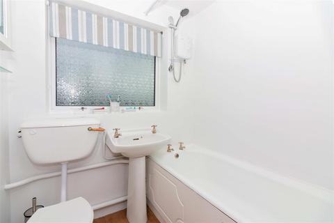 22 Coleridge Crescent, Goring By Sea, Worthing, BN12 6LT