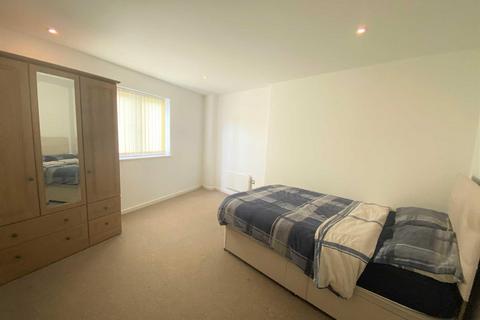 2 bedroom apartment for sale, South Quay, Kings Road, Marina, Swansea