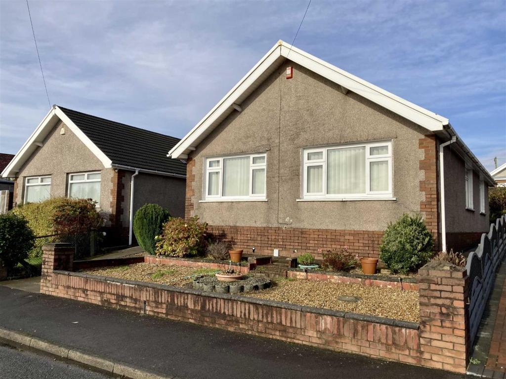 Bryn Eglur, Morriston, Swansea 3 bed detached bungalow £179,950
