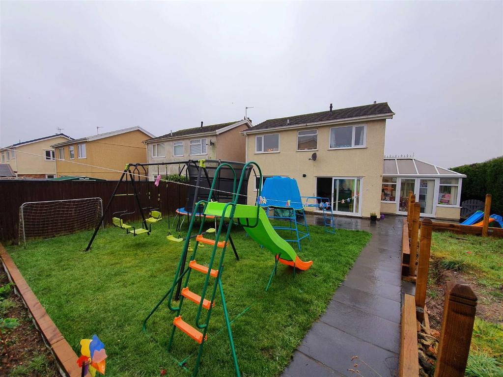 Llys Aneirin, Garden Village, Swansea 4 bed detached house £245,000
