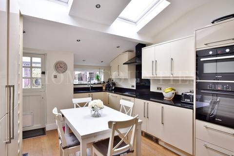 35 Frampton Road, Potters Bar, EN6 1JF