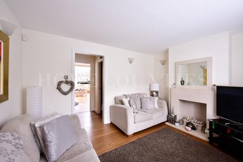 35 Frampton Road, Potters Bar, EN6 1JF