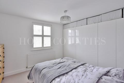 35 Frampton Road, Potters Bar, EN6 1JF