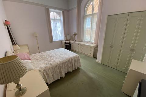 2 bedroom retirement property for sale, Homegower House, Swansea