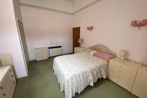 2 bedroom retirement property for sale, Homegower House, Swansea
