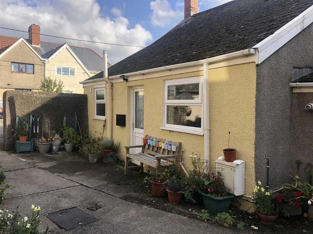 Plas Houses, Grovesend, Swansea 2 bed cottage £85,000