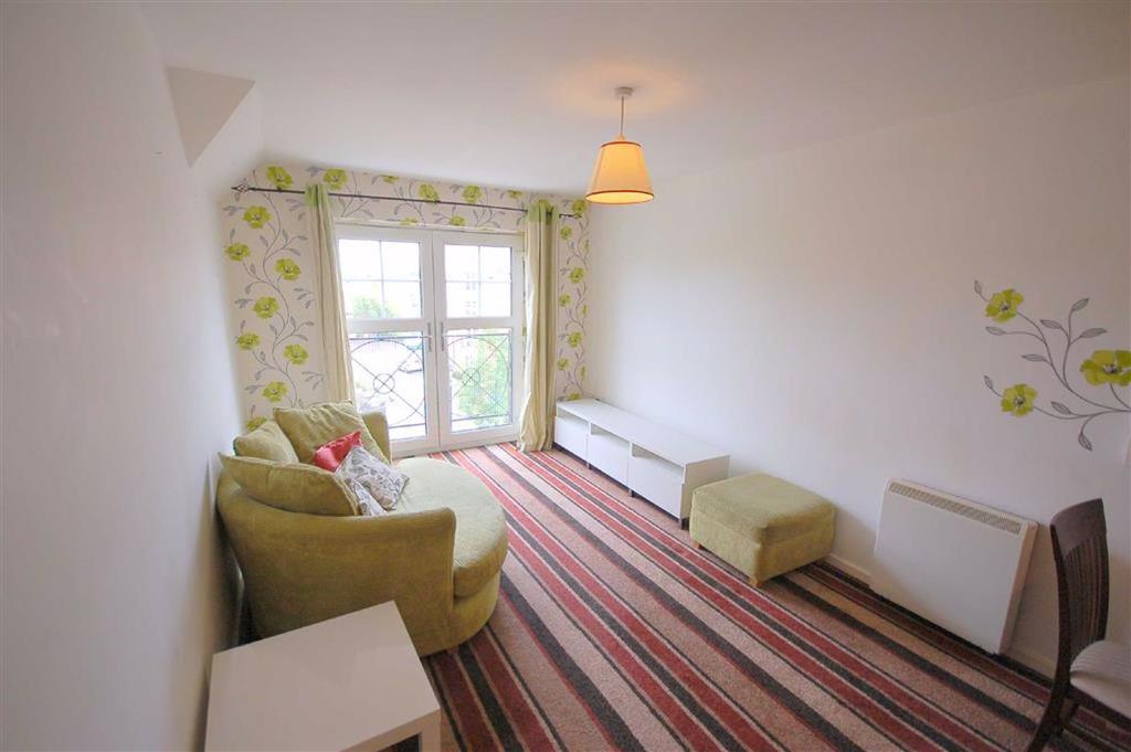 Shearwater House, Burnage... 2 bed flat £795 pcm (£183 pw)