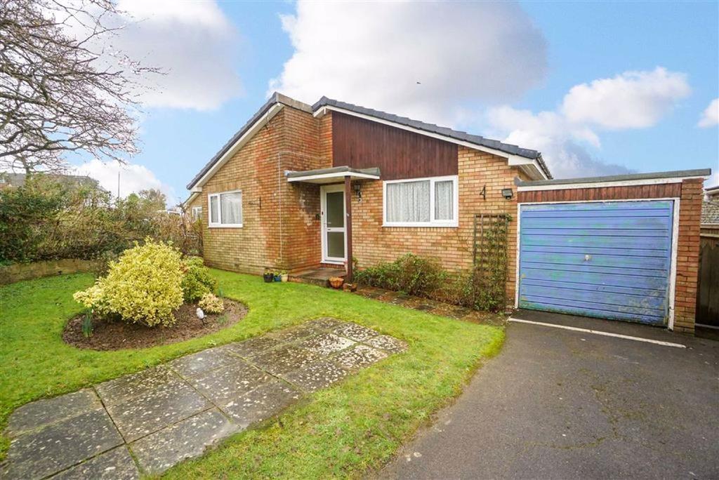 Pine Avenue, Hastings, East Sussex 3 bed detached bungalow £309,950