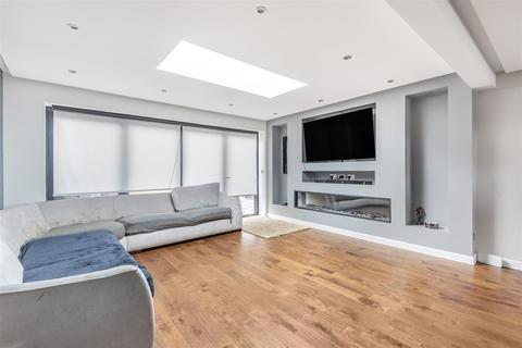 9a Northfield Crescent, Cheam, Sutton, SM3 9SU