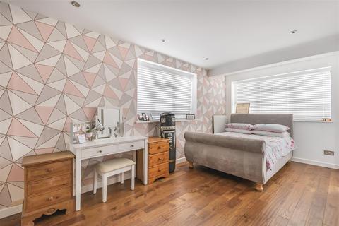 9a Northfield Crescent, Cheam, Sutton, SM3 9SU