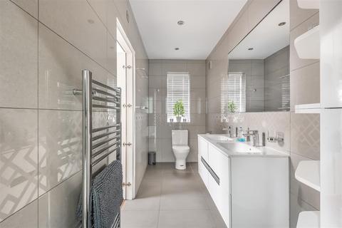 9a Northfield Crescent, Cheam, Sutton, SM3 9SU