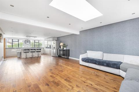 9a Northfield Crescent, Cheam, Sutton, SM3 9SU