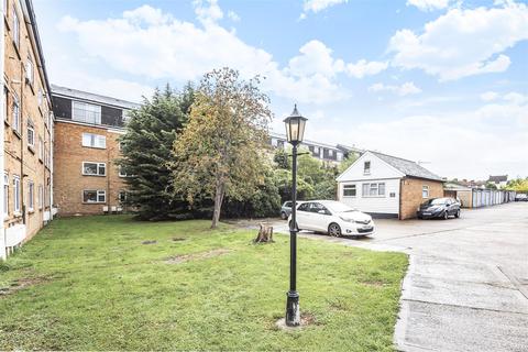 Flat 15, Packham Court Lavender Avenue, Worcester Park, KT4 8RS