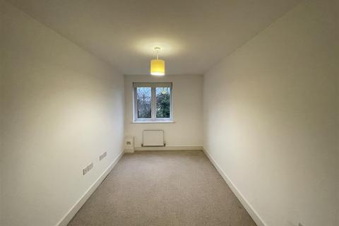 24 Louisa Oakes Close, London, E4 8AS