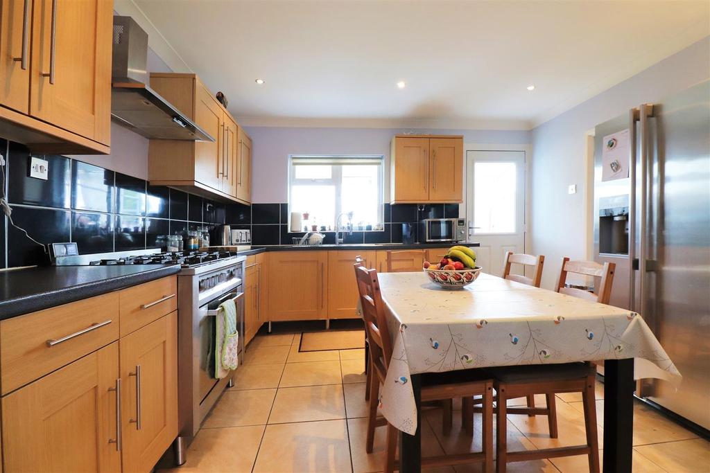 Kitchen/Breakfast Room