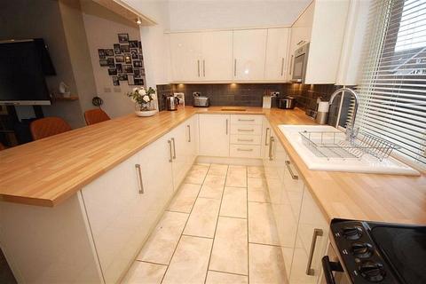 2 Back Knowl Road, Mirfield, WF14 9SA