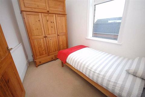 2 Back Knowl Road, Mirfield, WF14 9SA
