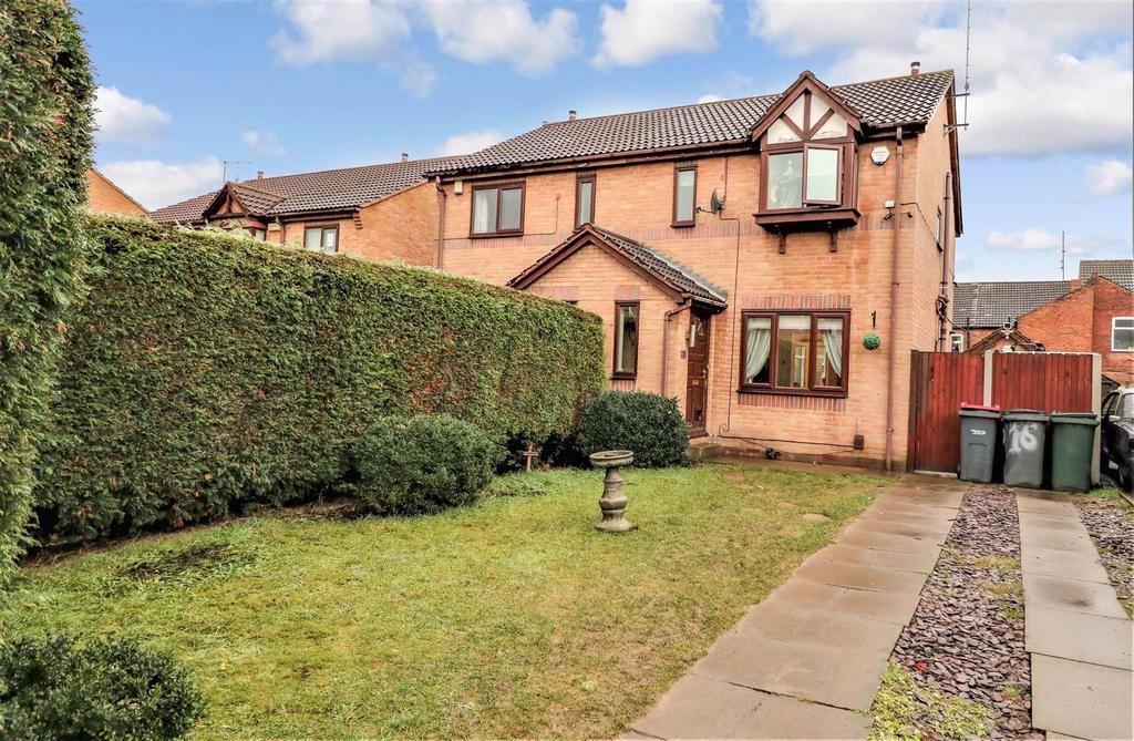 Bear Tree Road, Parkgate, Rotherham 3 bed semidetached house £145,000