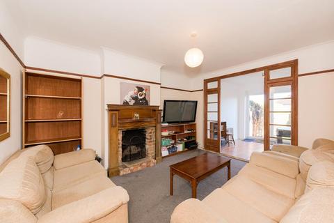 83 Ewell By Pass, Epsom, KT17 2PY