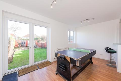 83 Ewell By Pass, Epsom, KT17 2PY