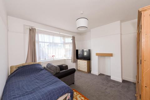 83 Ewell By Pass, Epsom, KT17 2PY