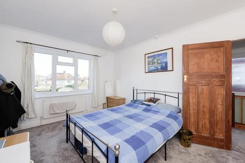 83 Ewell By Pass, Epsom, KT17 2PY