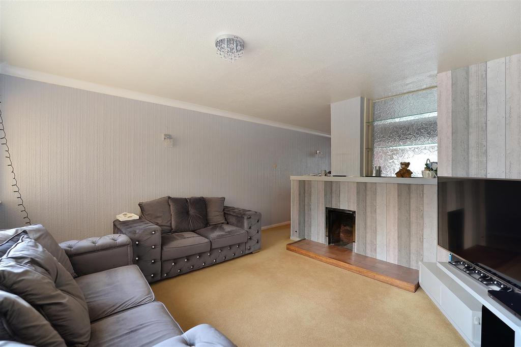 Forest Road, Paddock Wood, Tonbridge 3 bed semidetached house £399,950