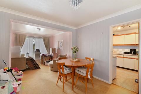 87 Forest Road, Paddock Wood, Tonbridge, TN12 6JX