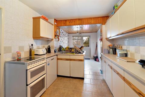 87 Forest Road, Paddock Wood, Tonbridge, TN12 6JX