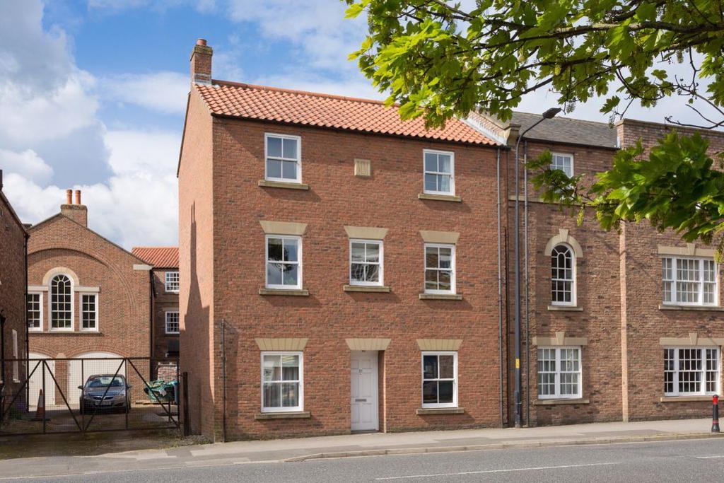Long Street, Easingwold 2 bed flat £650 pcm (£150 pw)
