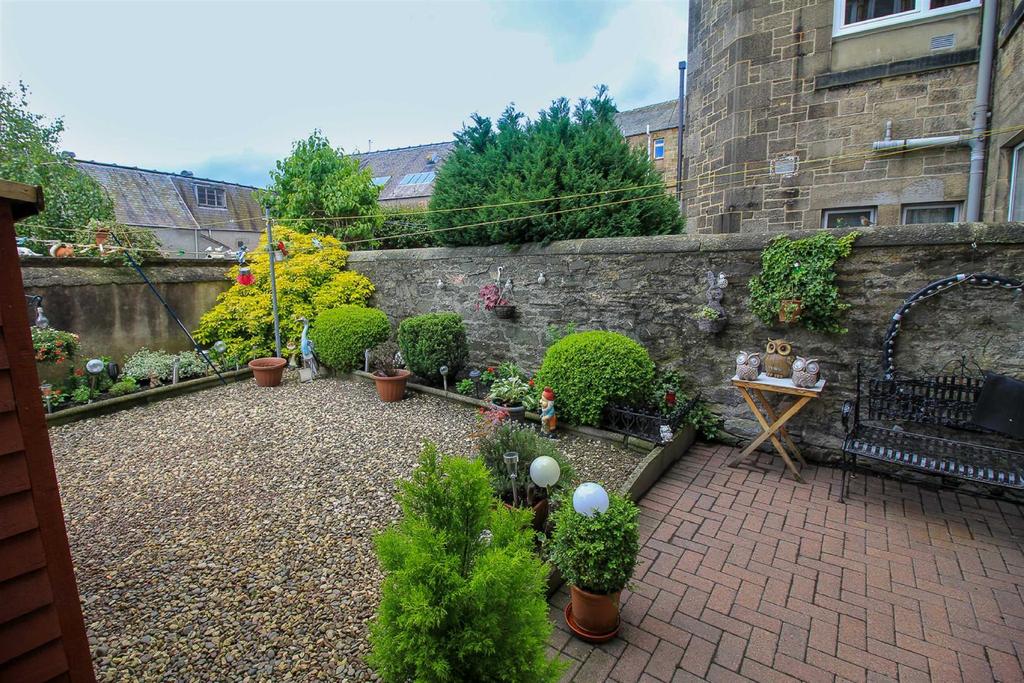 Oliver Crescent, Hawick 2 bed flat for sale £58,000