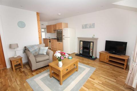 28 Dovecot Park, Selkirk, TD7 4ES
