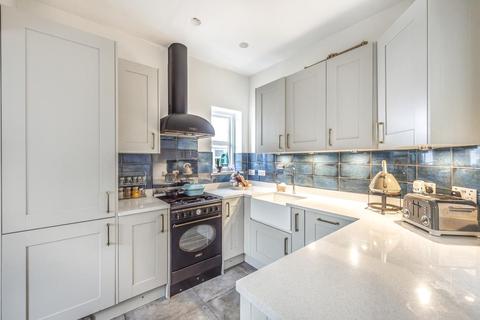31 Hogarth Hill, London, NW11 6AY