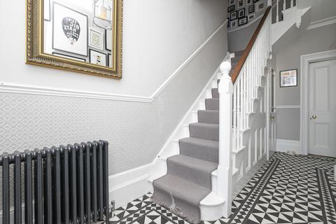 20 Westbury Lane, Buckhurst Hill, IG9 5PL