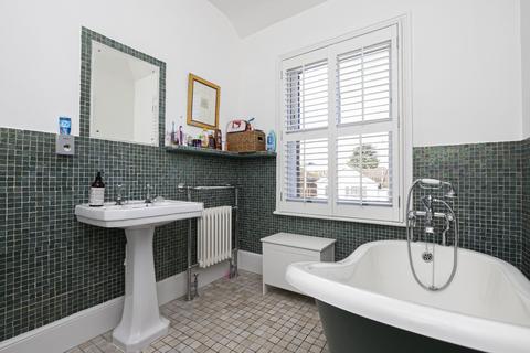 20 Westbury Lane, Buckhurst Hill, IG9 5PL