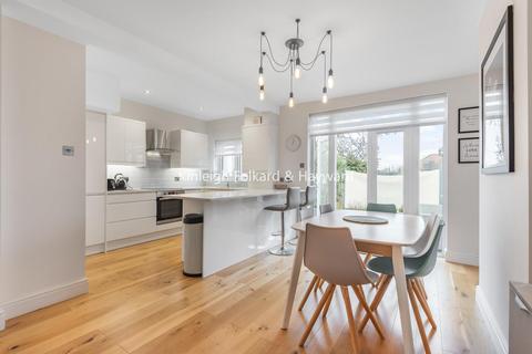 181 Langley Way, West Wickham, BR4 0DN