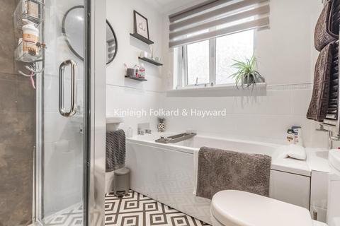 181 Langley Way, West Wickham, BR4 0DN