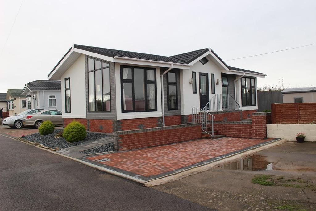Castleton Park, St Athan, Nr Cardiff, CF62 2 bed park home £165,000