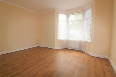 3 bedroom flat to rent, Clarence Road, Enfield, EN3