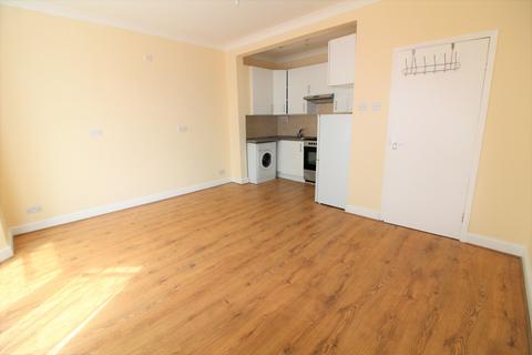 3 bedroom flat to rent, Clarence Road, Enfield, EN3